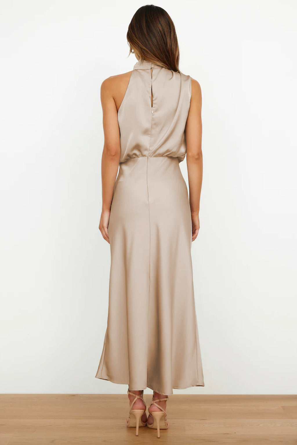 Carlina | Robe Longue en Satin avec Décolleté Halter