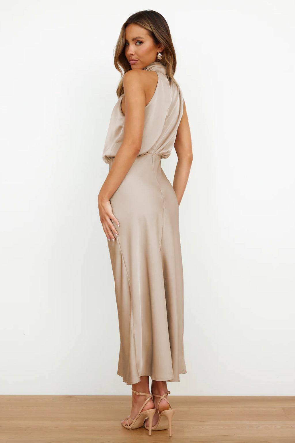 Carlina | Robe Longue en Satin avec Décolleté Halter