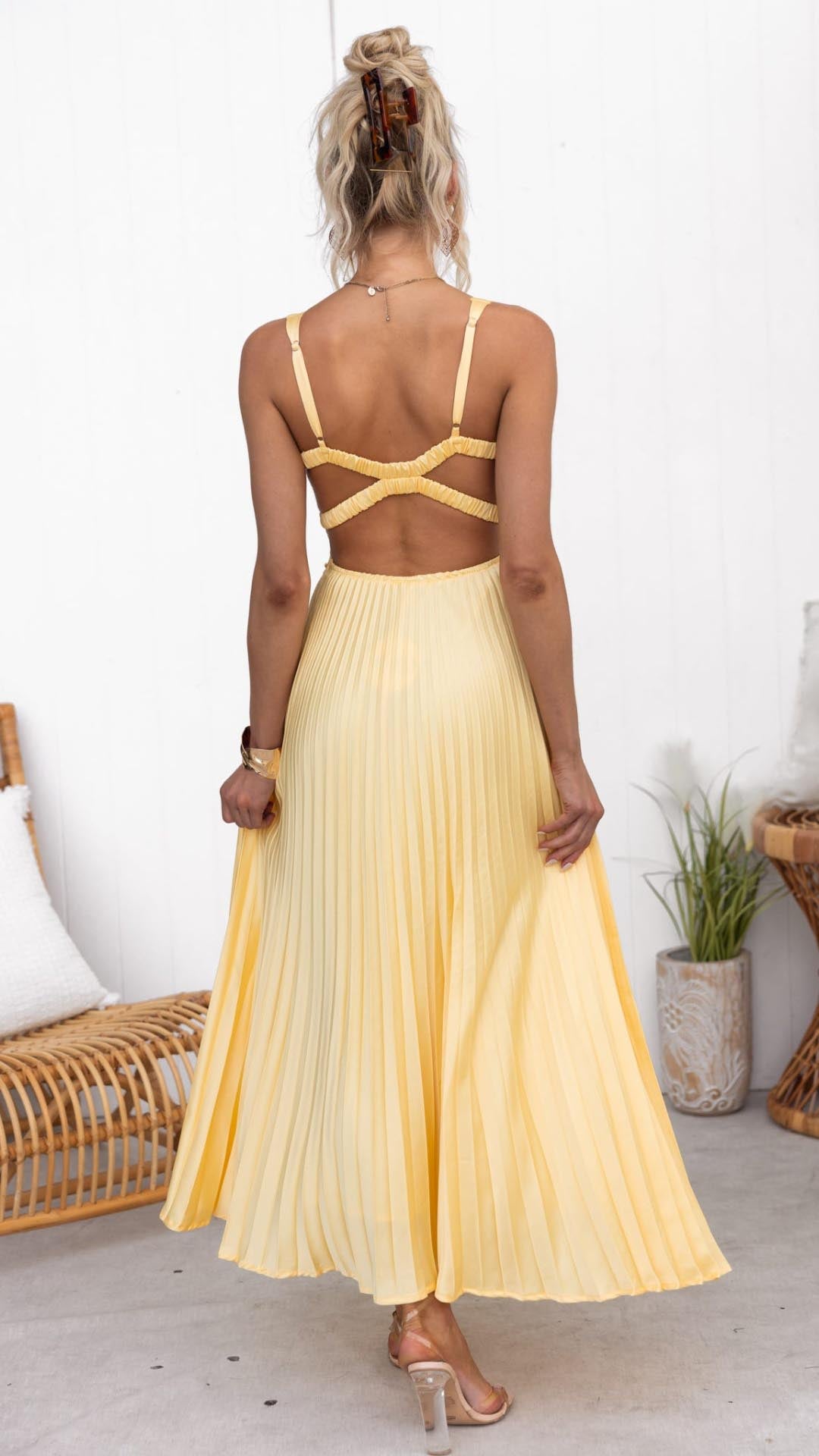 Aby - Robe maxi plissée jaune à décolleté en V